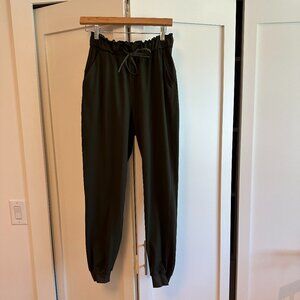 lululemon License to Train High-Rise Jogger Pant Sz. 4